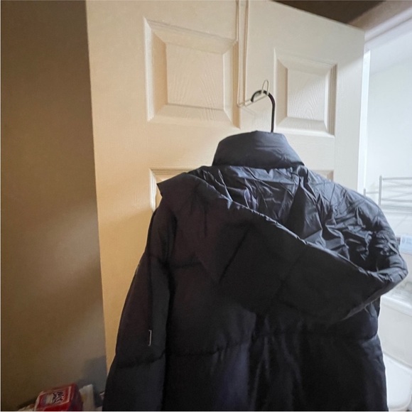 BRAND NEW, a Michael Kors heavy puffer coat, size XS, midnight blue - Picture 7 of 8